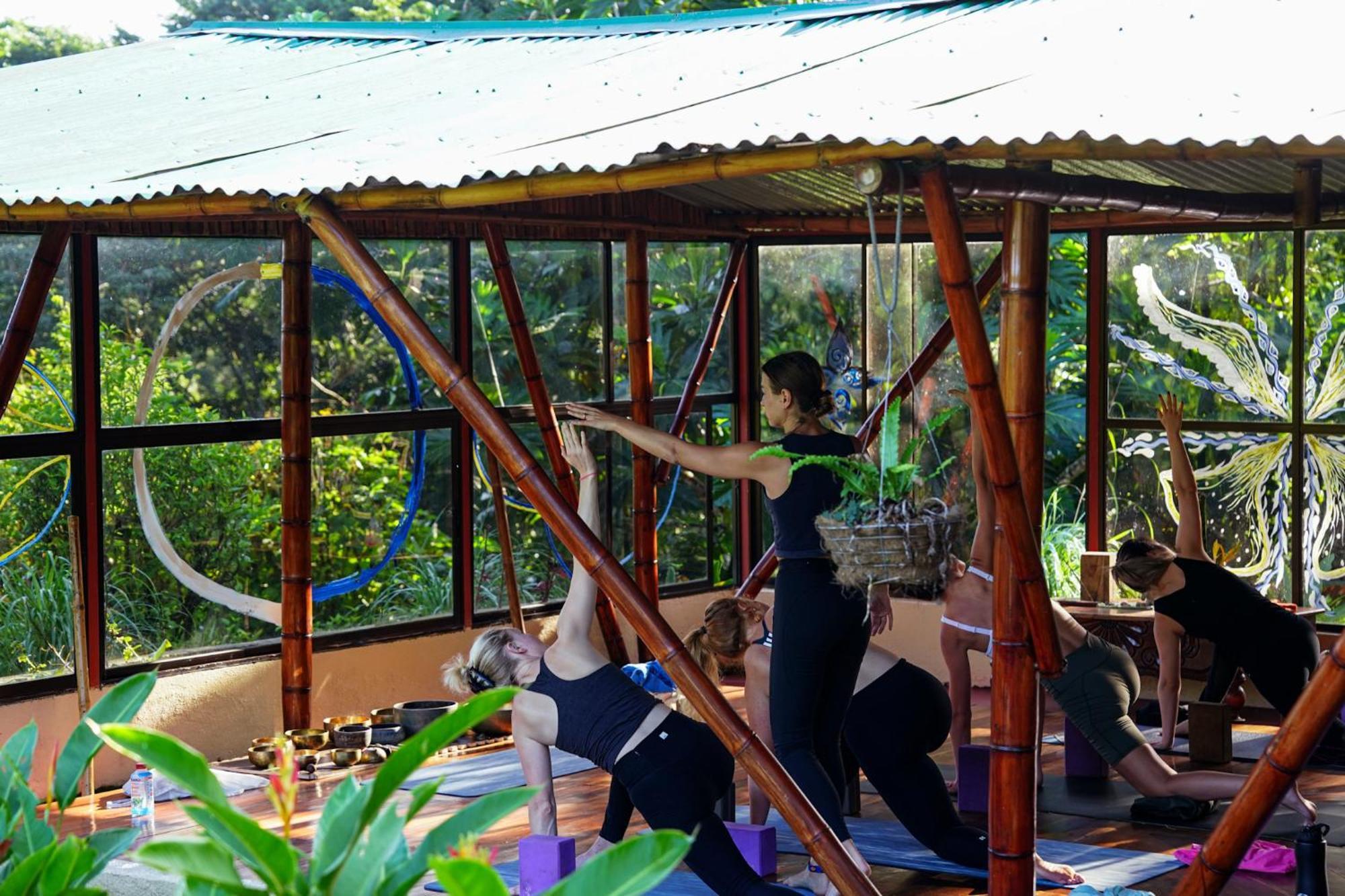 Essence Arenal Spa & Yoga El Castillo Eksteriør billede