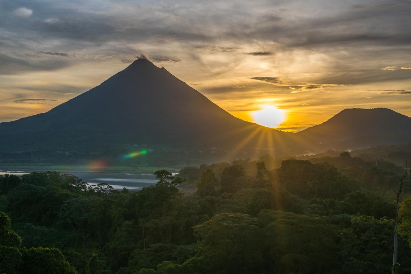 Essence Arenal Spa & Yoga El Castillo Eksteriør billede